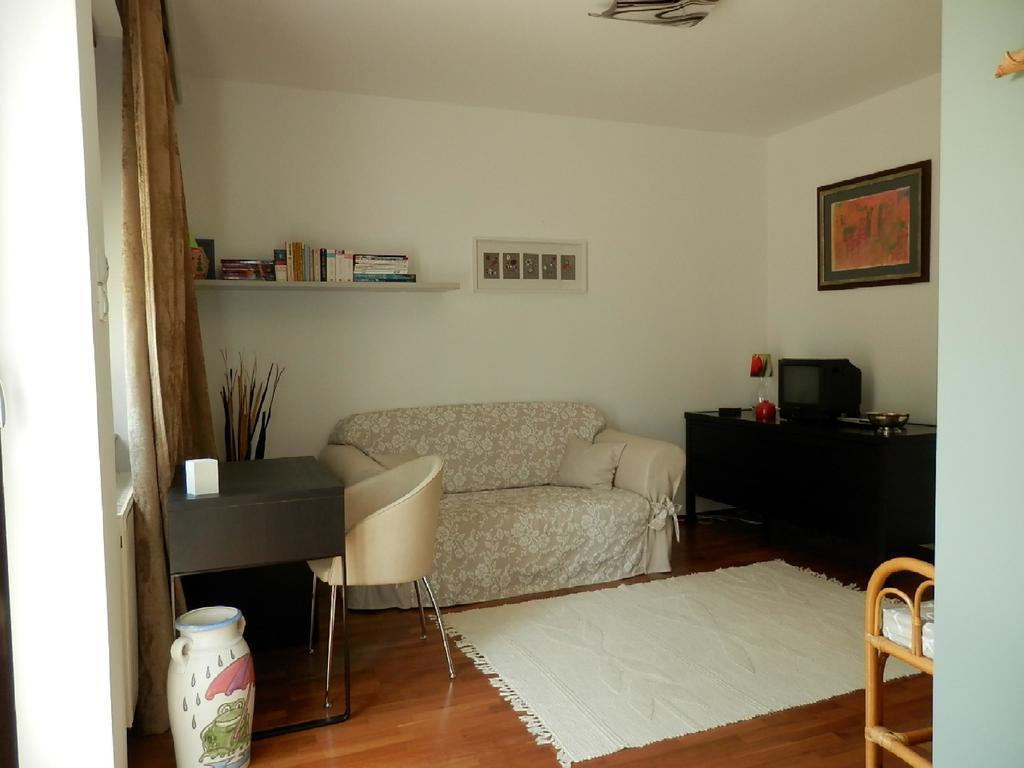Csiki Apartman Budaörs Camera foto